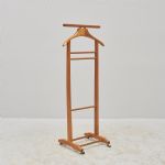 669647 Valet stand